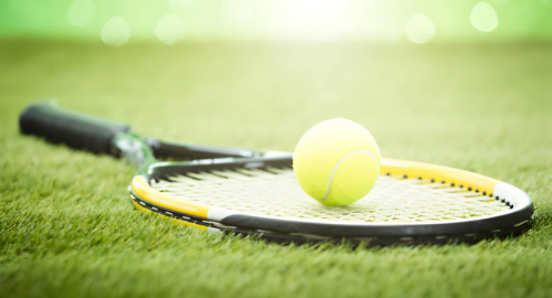 Sinner agli ottavi di Wimbledon: Brooksby battuto in tre set